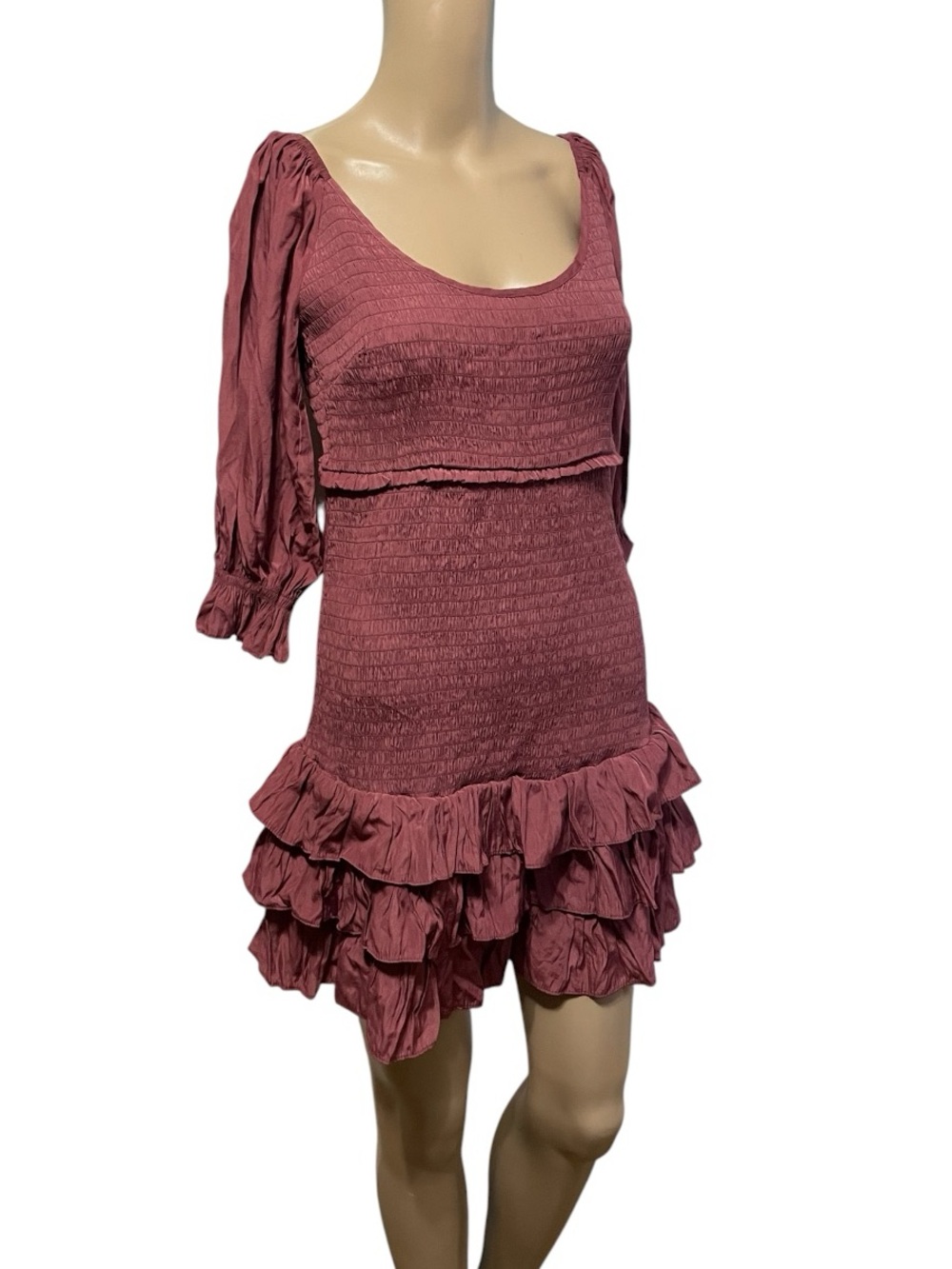 DO+BE  smocked mini dress featuring   puff sleeves  tiered sz L